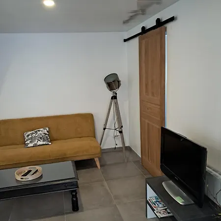 Loft #5 Angers Loire بيت للعطل Corné